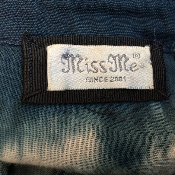 Miss Me Womens Sleeveless Embroidered Blouse Medium Blue Rhinestones Pearl Snap - Picture 4 of 10